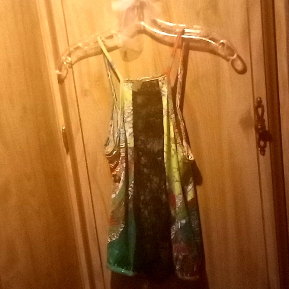 Green Designer Tank - Picture 2 of 4